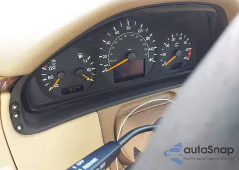 2001 Mercedes-Benz E 320 z USA, uszkodzony, nr VIN WDBJF65J11B246115